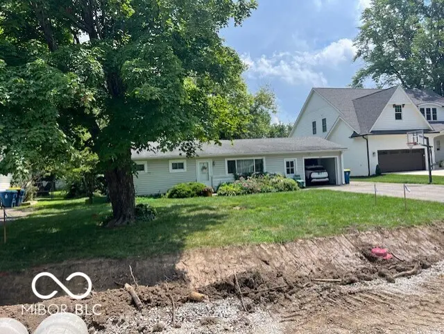 925 W Auman DR, Carmel, IN 46032