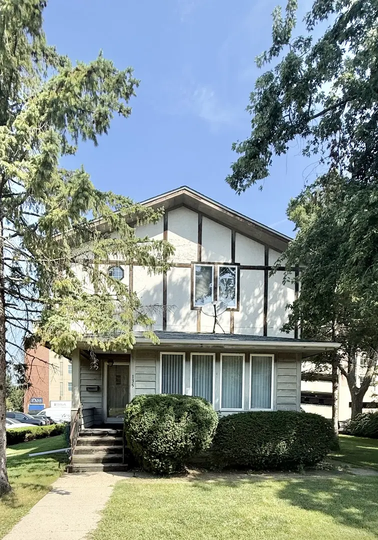 135 Aurora AVE, Naperville, IL 60540