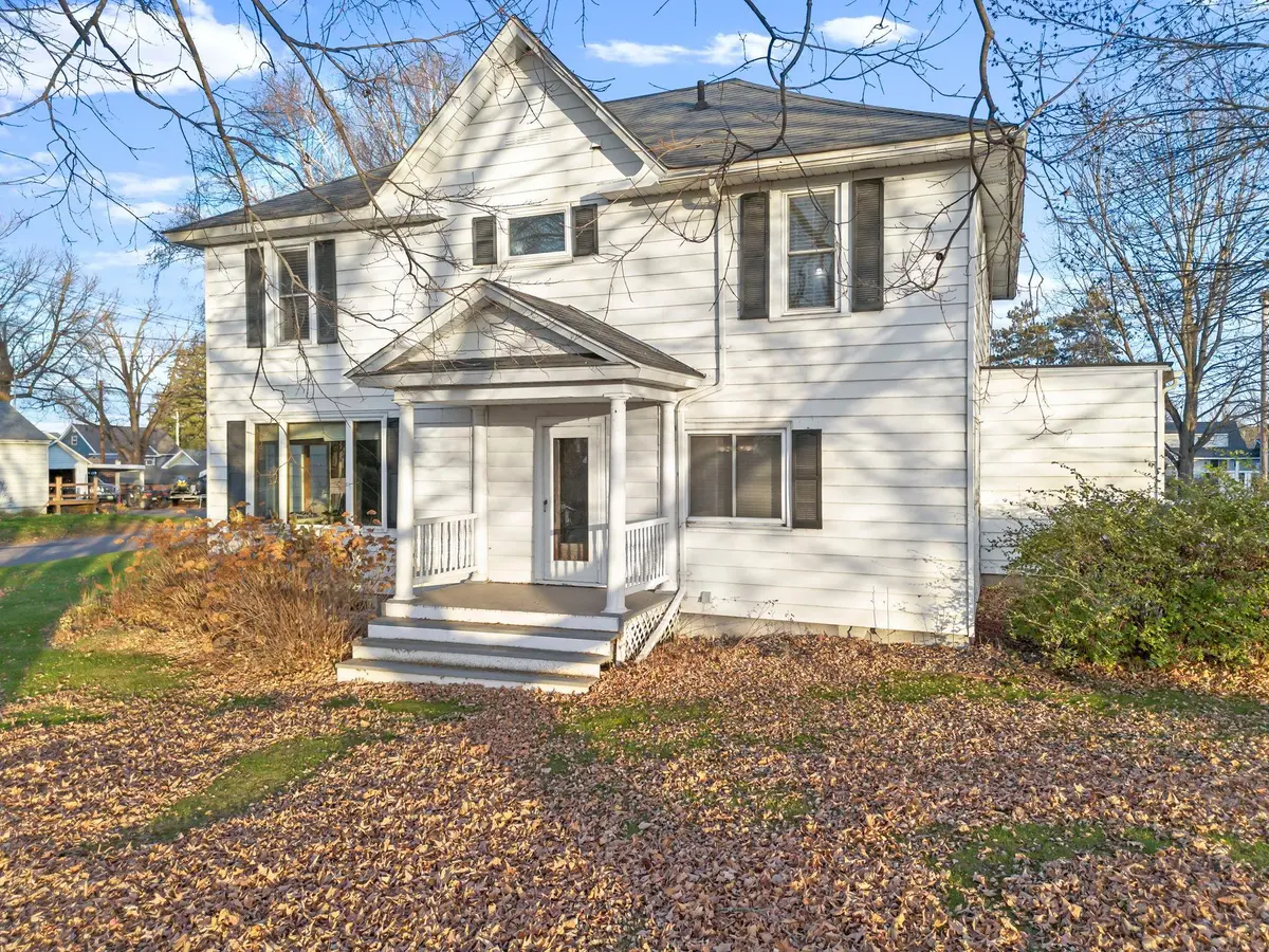 1045 Grove ST, Cumberland, WI 54829
