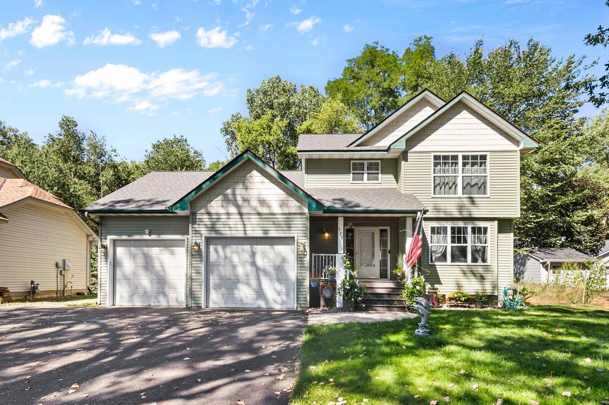 379 Wheelock Pkwy E, Saint Paul, MN 55130
