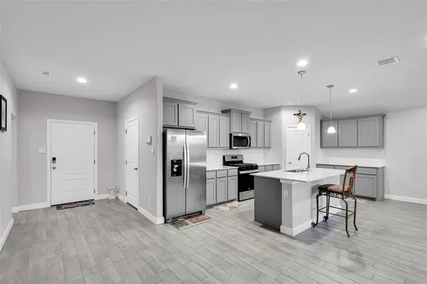 1221 Rolling Meadows Drive, Cedar Hill, TX 75104