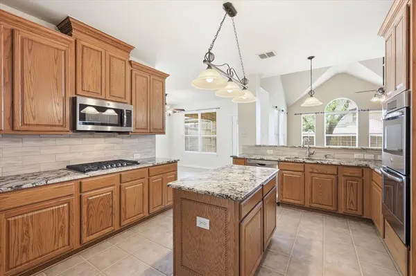 1401 Big Falls Drive, Flower Mound, TX 75028
