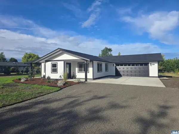 1161 Thornton Dr, Sequim, WA 98382