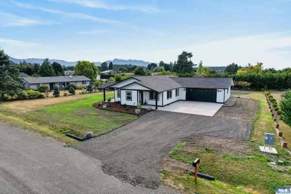 1161 Thornton Dr, Sequim, WA 98382