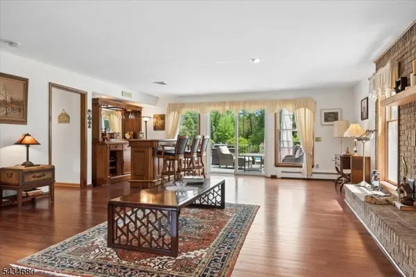 5 Glen Ridge Dr, Washington Twp., NJ 07853