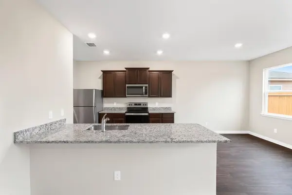 719 Wonderland TRL, New Braunfels, TX 78132