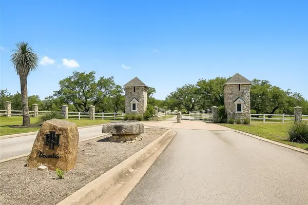 831 Hidden Creek DR, Dripping Springs, TX 78620