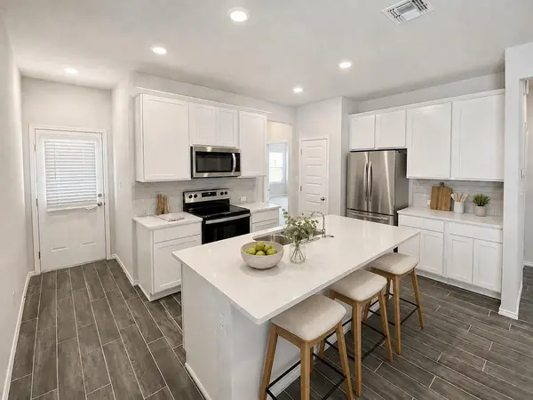 2445 Ayers DR, Seguin, TX 78155