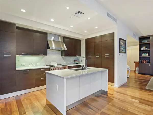 200 Congress Ave #30E, Austin, TX 78701