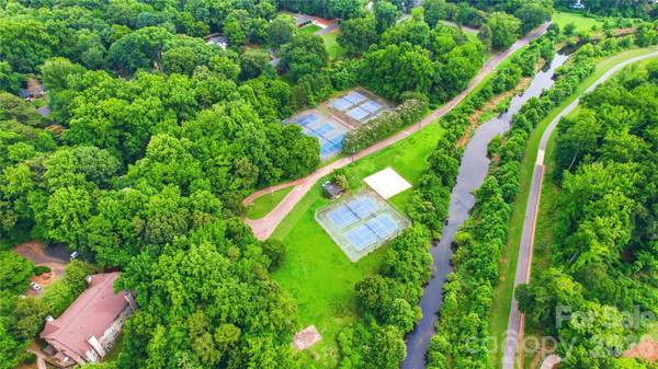 6150 Gray Gate LN #i, Charlotte, NC 28210