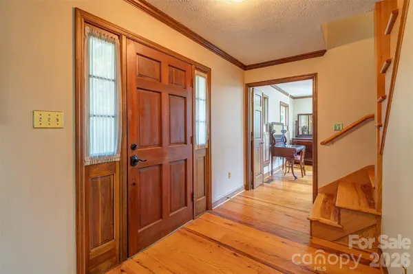 64 Greenridge RD, Weaverville, NC 28787