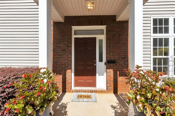 9132 Royal Highlands CT, Charlotte, NC 28277