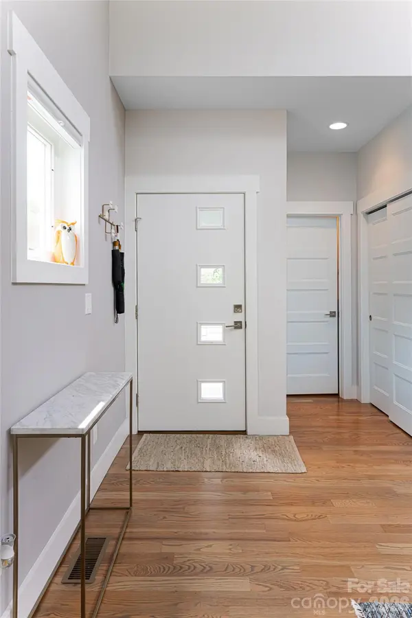 8 Birdhouse ROW, Asheville, NC 28801