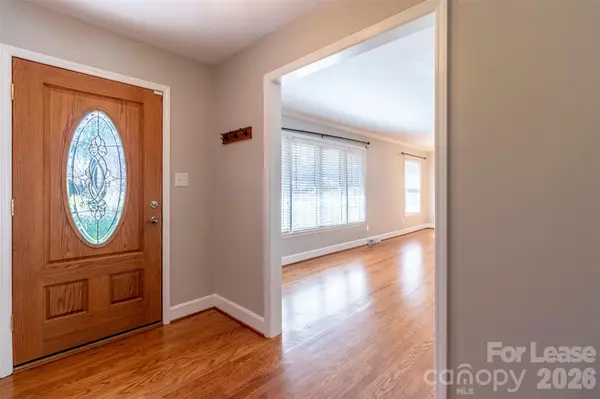 6618 Castlegate DR, Charlotte, NC 28226