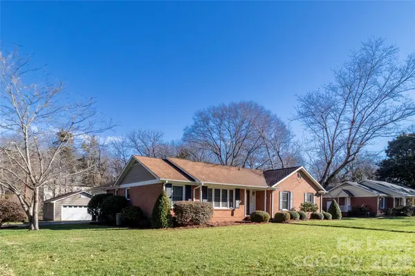 6618 Castlegate DR, Charlotte, NC 28226