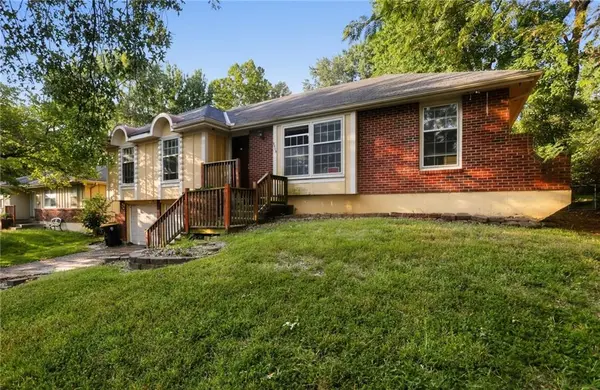 8405 E 103rd TER, Kansas City, MO 64134