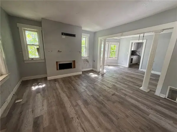 10033 E Wilson RD, Independence, MO 64053