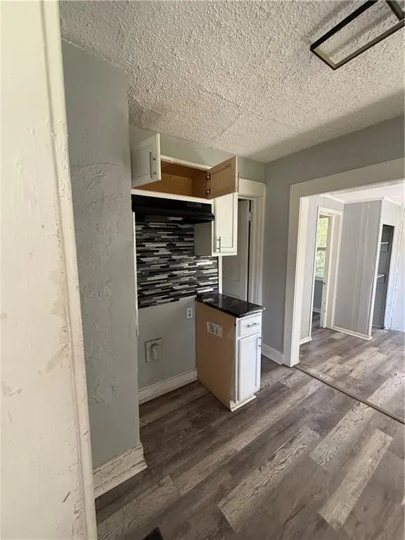 7001 S Benton AVE, Kansas City, MO 64132
