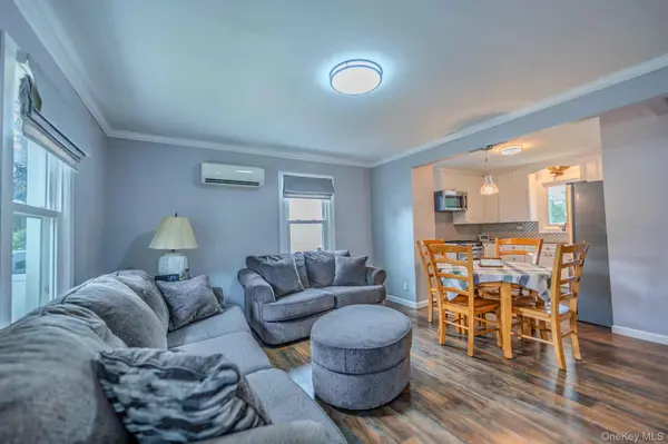 41 W 6th ST, Patchogue, NY 11772