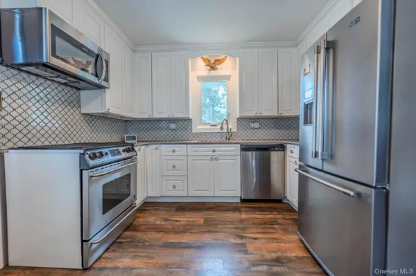 41 W 6th ST, Patchogue, NY 11772