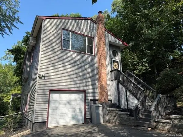 59 Woodhull Landing RD, Sound Beach, NY 11789