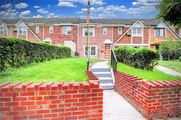 6110 84th ST, Middle Village, NY 11379