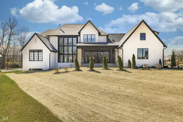 1434 N Asherwood LN, Carmel, IN 46032