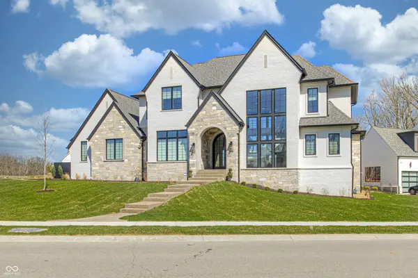 1434 N Asherwood LN, Carmel, IN 46032