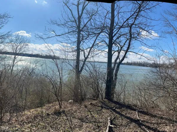 88 Cedar LN, Cicero, IN 46034