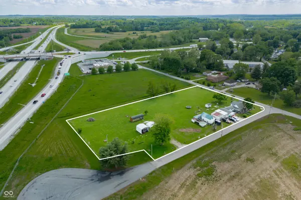 3147 Huggin Hollow RD, Greenwood, IN 46143