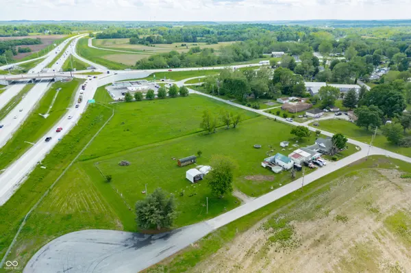 3147 Huggin Hollow RD, Greenwood, IN 46143