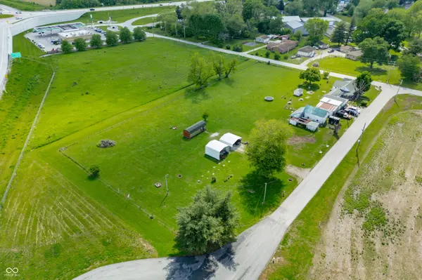 3147 Huggin Hollow RD, Greenwood, IN 46143