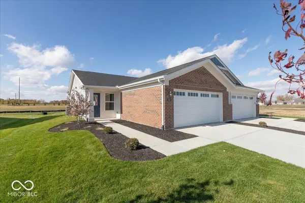 882 Rosebud LN, Greenfield, IN 46140