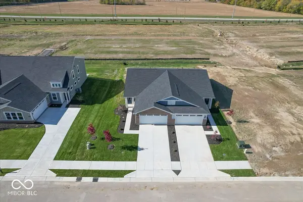 882 Rosebud LN, Greenfield, IN 46140
