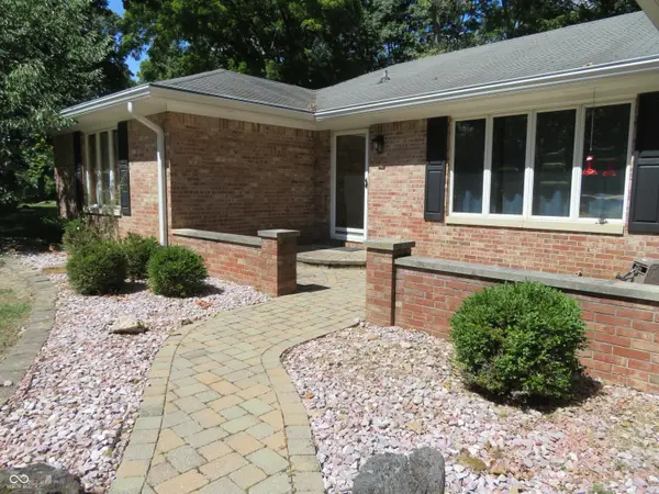 8312 Northern DR, Avon, IN 46123