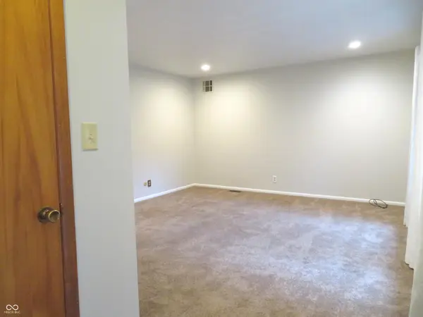8312 Northern DR, Avon, IN 46123