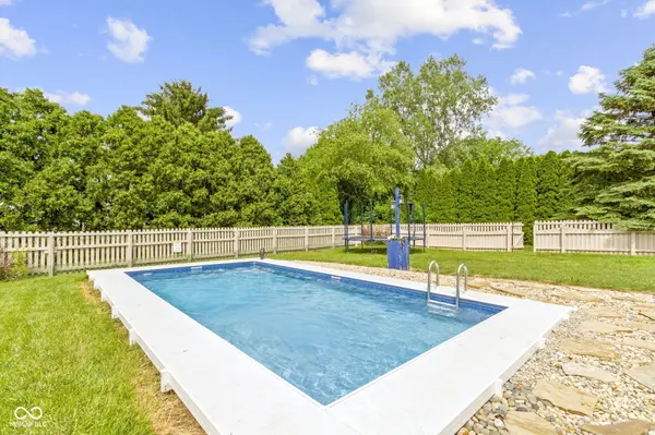 7020 Oakbay DR, Noblesville, IN 46062