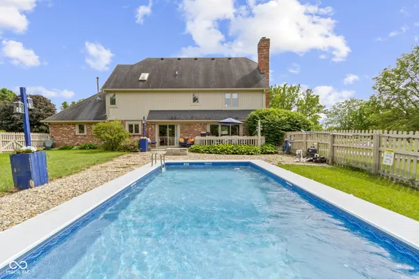 7020 Oakbay DR, Noblesville, IN 46062