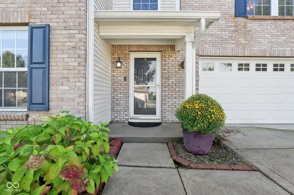 5827 W Deerview BND, Mccordsville, IN 46055