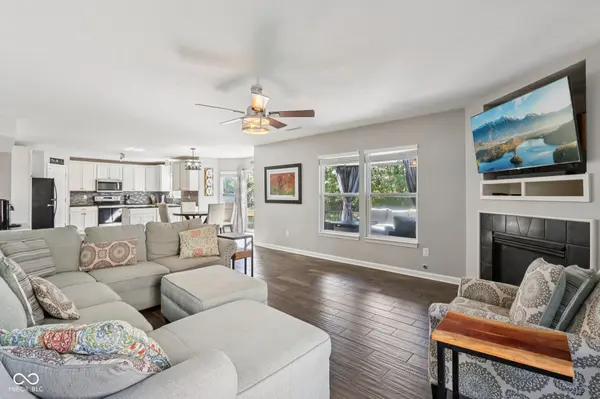 5827 W Deerview BND, Mccordsville, IN 46055
