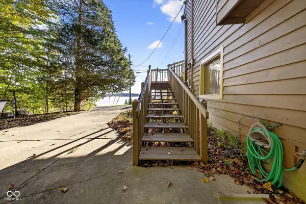 7759 N Lakeview DR, Unionville, IN 47468