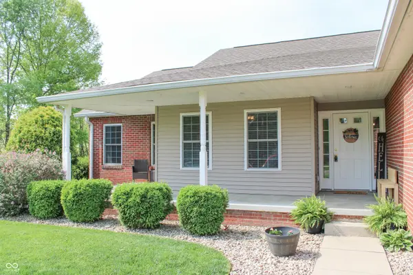 1675 Twin Oaks DR, North Vernon, IN 47265