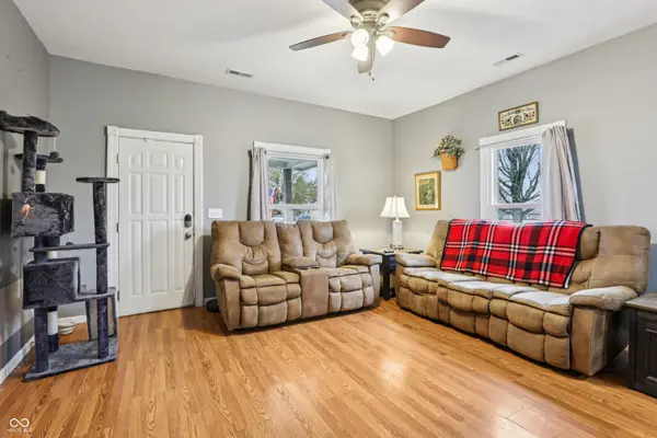650 E Pearl ST, Whiteland, IN 46184