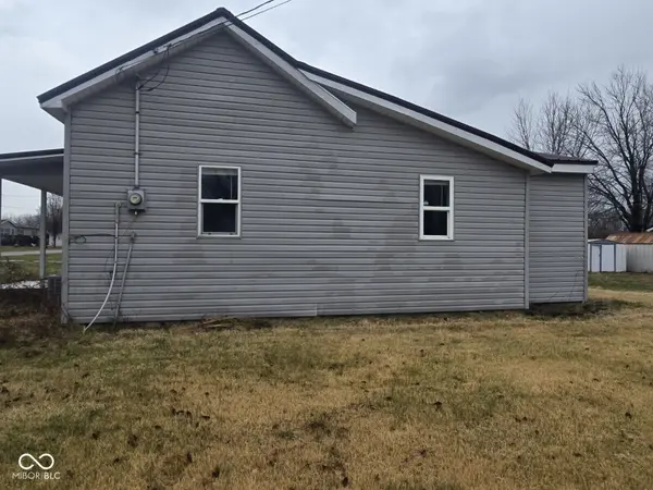 189 E ST SW, Linton, IN 47441