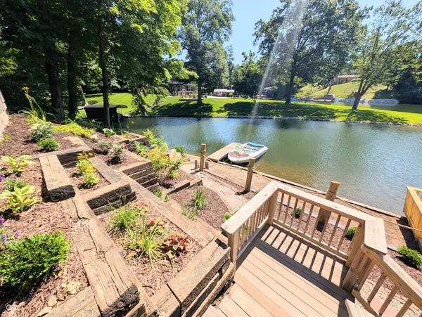 1859 White Oak LN E, Martinsville, IN 46151