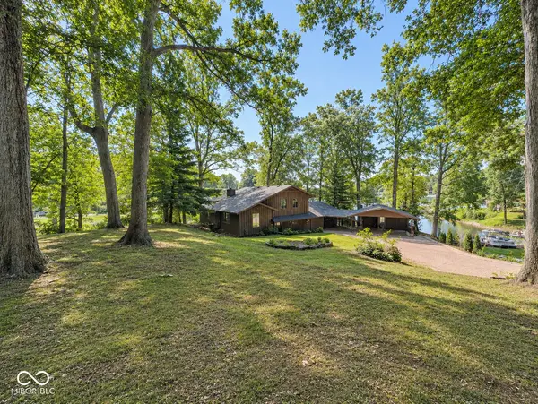 1859 White Oak LN E, Martinsville, IN 46151