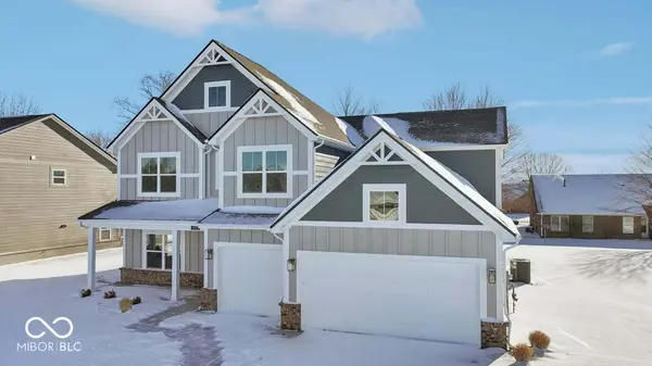 8083 Wesleyan DR, Avon, IN 46123