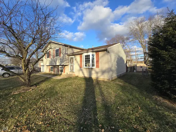 921 Waring DR E, Indianapolis, IN 46229