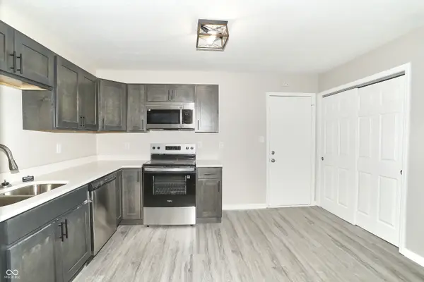 4008 Zinfandel WAY, Indianapolis, IN 46254