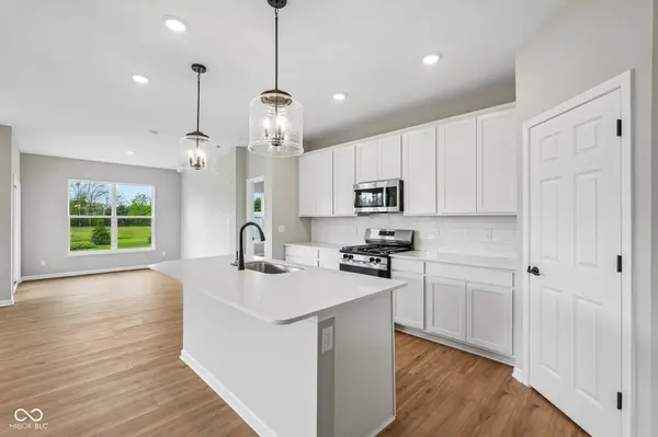 10603 Mangrove DR, Indianapolis, IN 46239